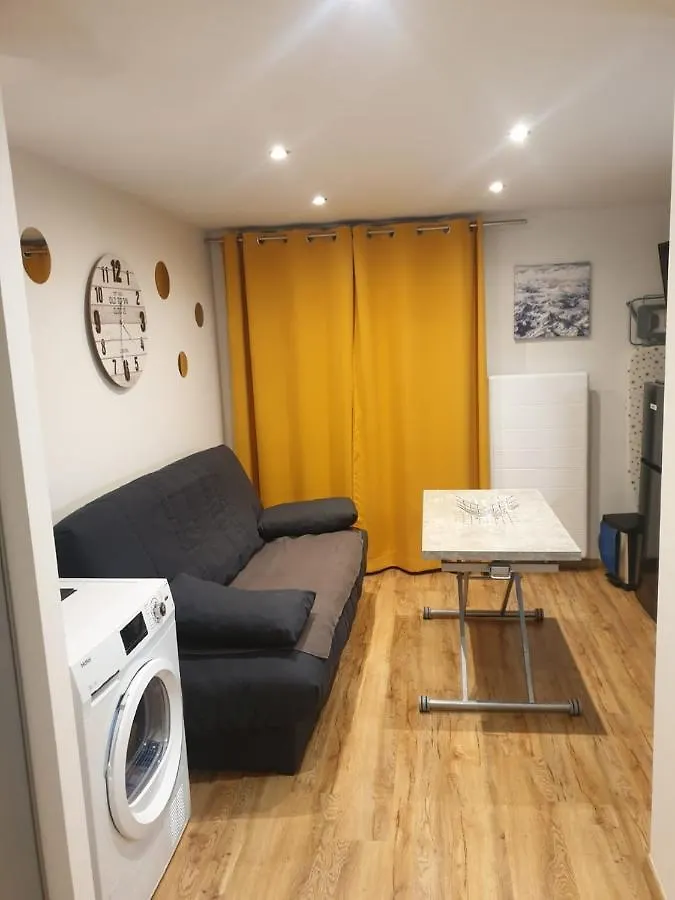 Le 67,Ski Et Randonnee,Lave Linge,Seche Linge,Parking Bernex 0*,  Francie